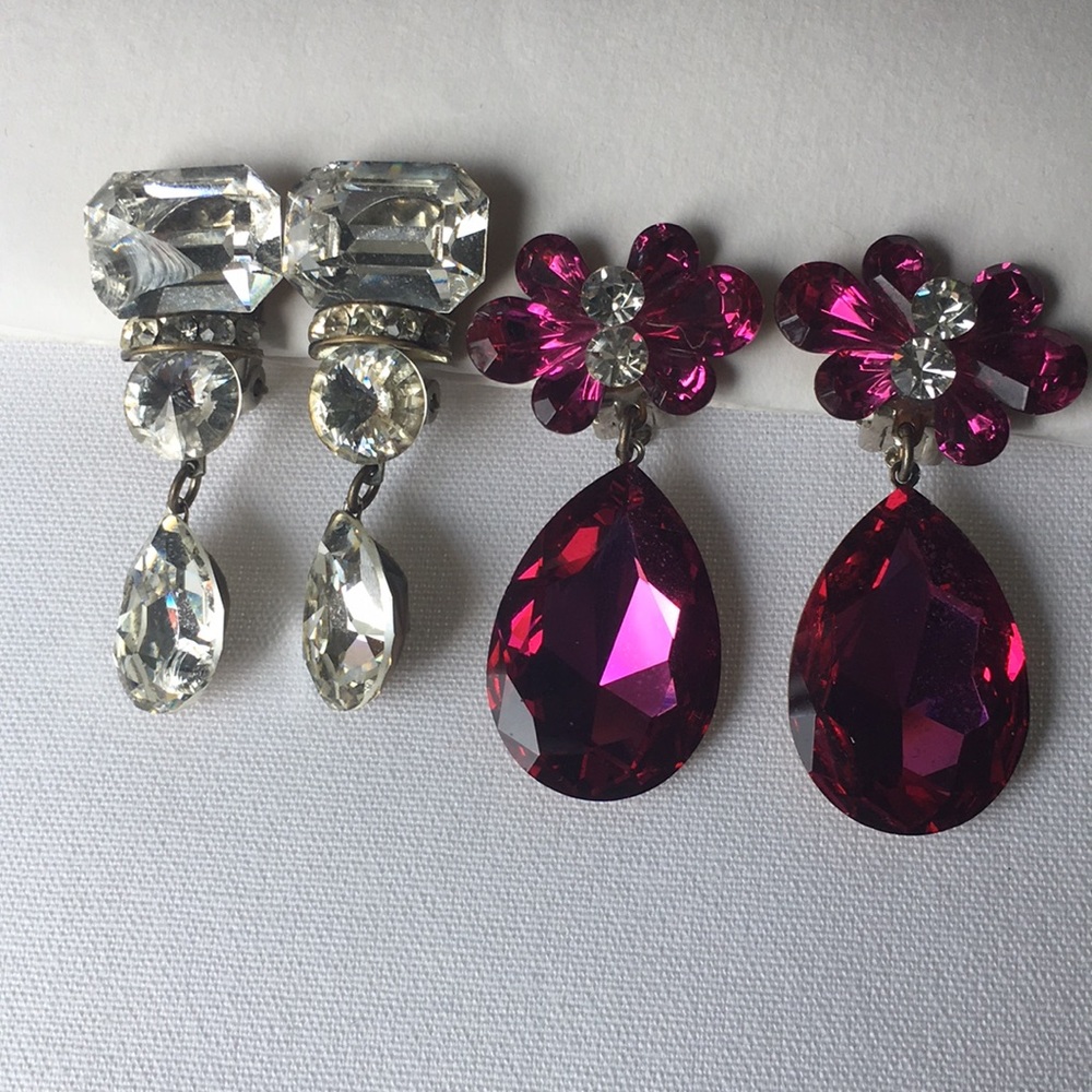 Two Dangle Clip-on Earrings - Costume jewelry